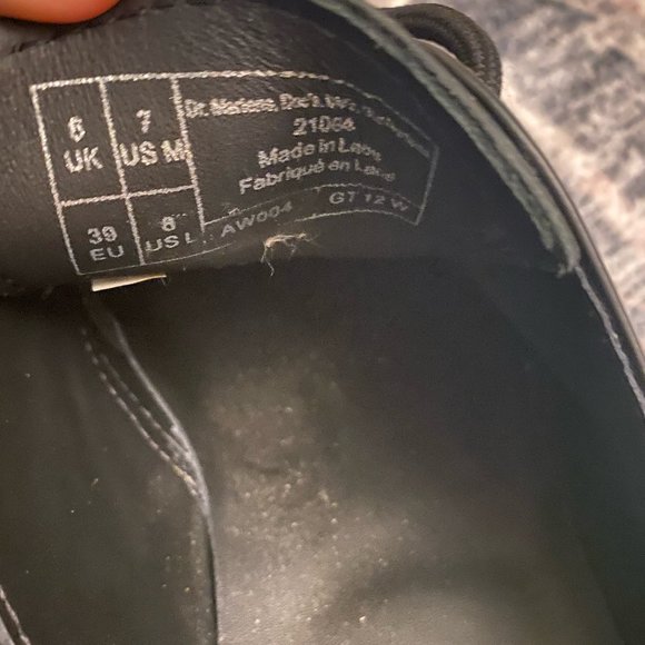 DR MARTENS OXFORD SHOE US 7 M (fits size 8 - 9 US womens) - Picture 4 of 4